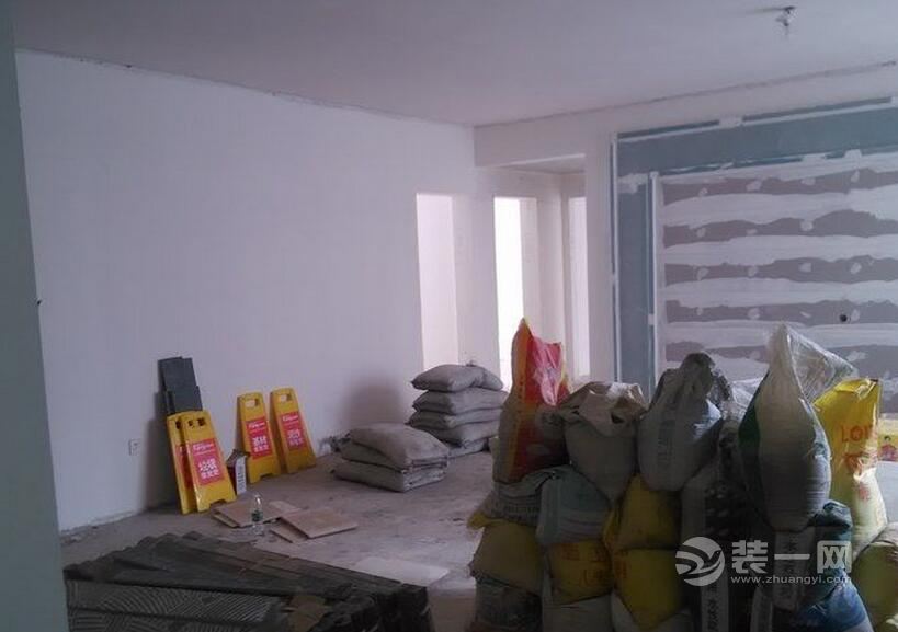 成都装修网：华润凤凰城三期106m²装修日记——厨卫墙砖的铺贴
