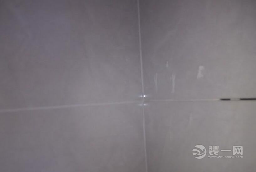 成都装修网：华润凤凰城三期106m²装修日记——厨卫墙砖的铺贴