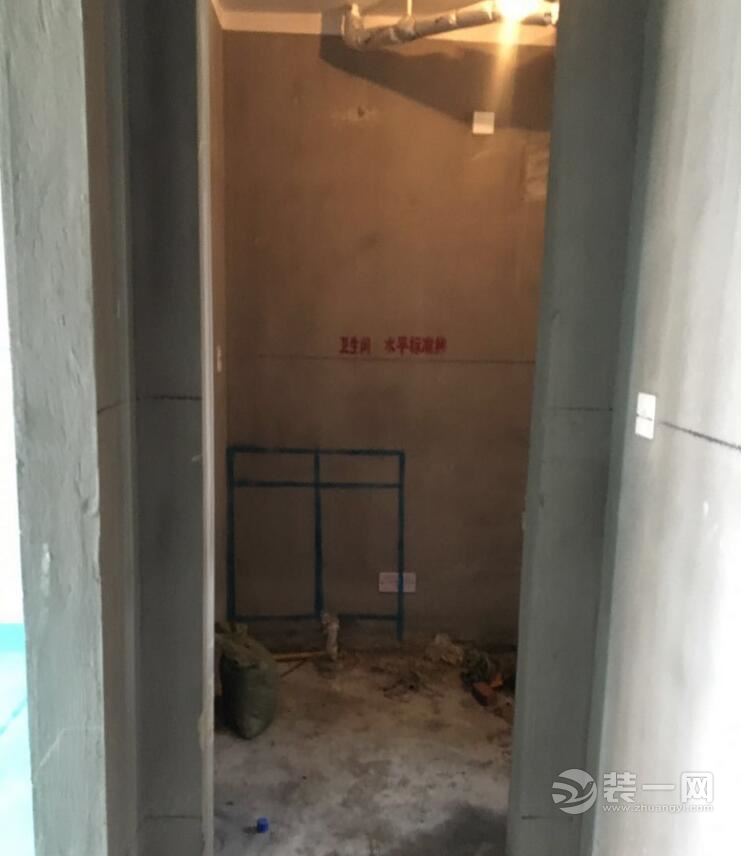 直击我家的装修现场——敲墙后第一次来家里看