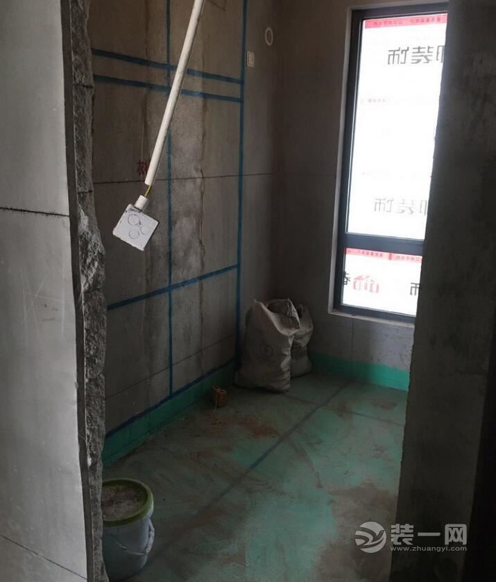 直击我家的装修现场——敲墙后第一次来家里看